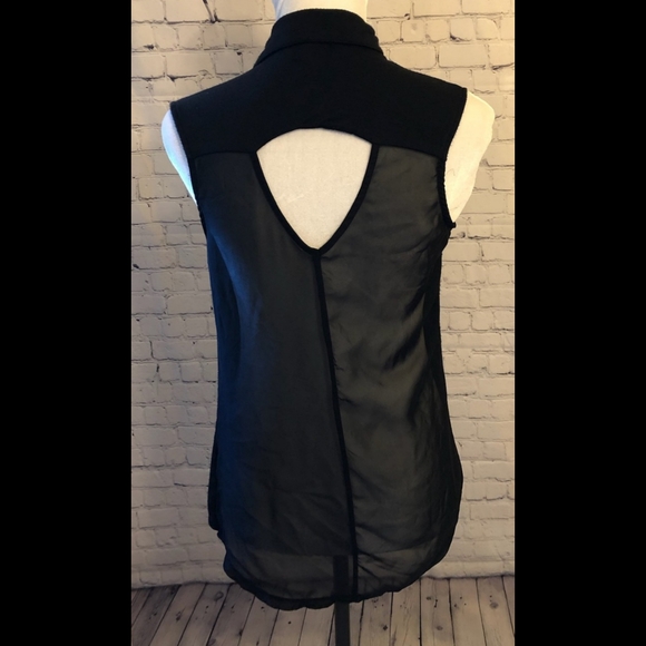 EUC Kirra black keyhole back sleeveless shirt - XS - Picture 4 of 7